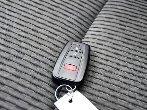 Used 2024 Toyota 4Runner SR5 AWD/4WD image 18