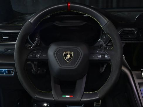 Used 2023 Lamborghini Urus Performante image 15