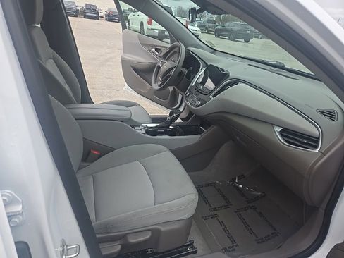 Used 2025 Chevrolet Malibu LT image 34