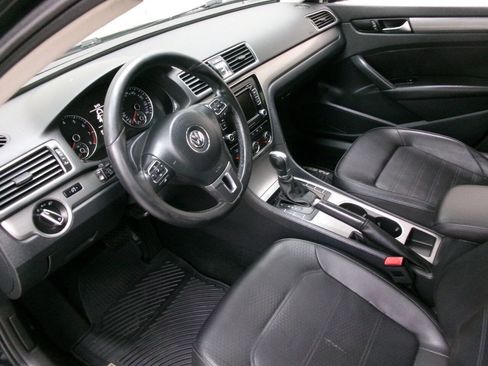 Used 2014 Volkswagen Passat 2.5 SE image 16