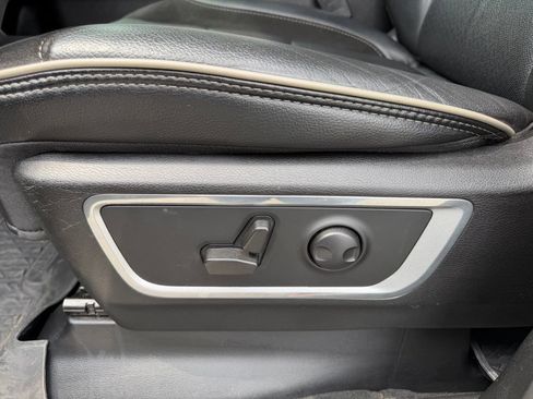 Used 2022 RAM 1500 Laramie AWD/4WD image 15
