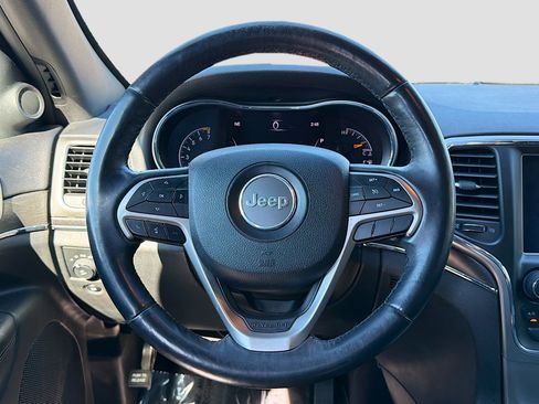 Used 2018 Jeep Grand Cherokee Limited image 37