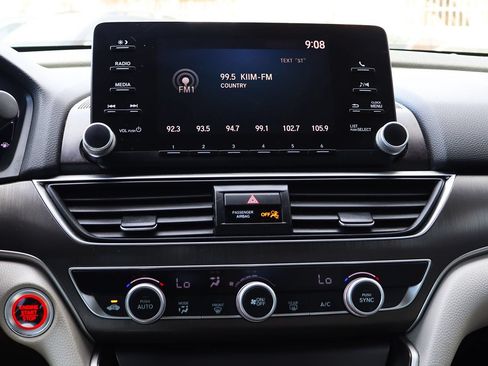 Used 2018 Honda Accord LX image 44
