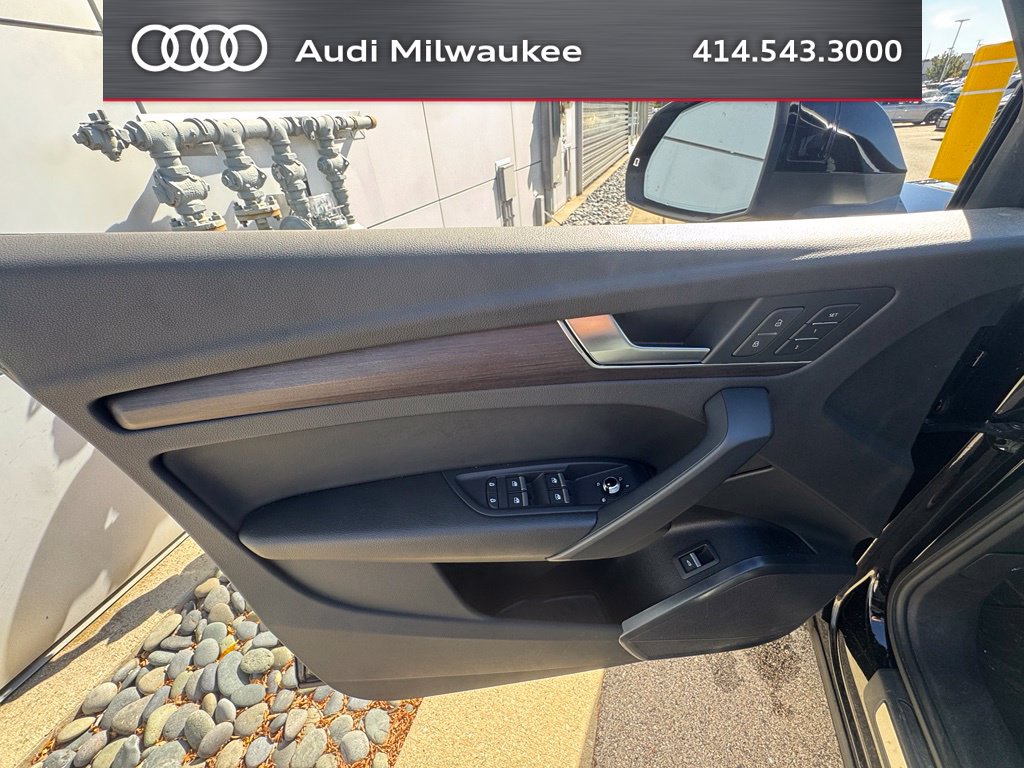 Used 2021 Audi Q5 2.0T Premium w/ Convenience Package AWD/4WD image 6