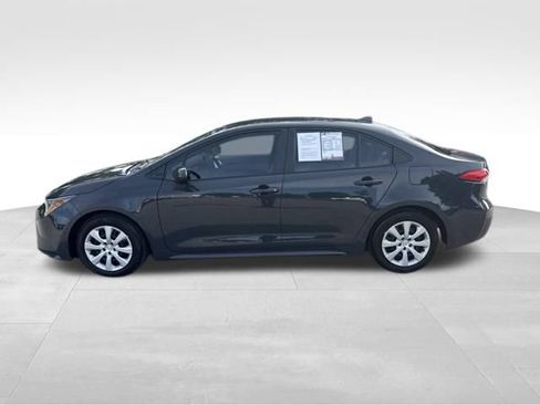 Used 2024 Toyota Corolla LE FWD image 2