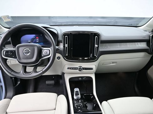 Used 2026 Volvo XC40 B5 Plus AWD/4WD image 17