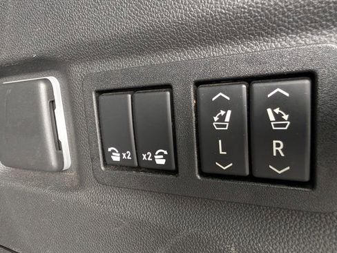 Used 2021 GMC Yukon SLT w/ SLT Premium Package AWD/4WD image 20