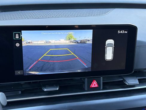 Used 2026 Kia Carnival FWD image 25
