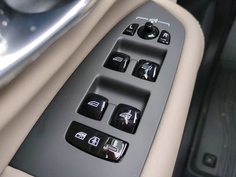 New 2026 Volvo XC90 B6 Plus w/ Protection Package Premier image 23