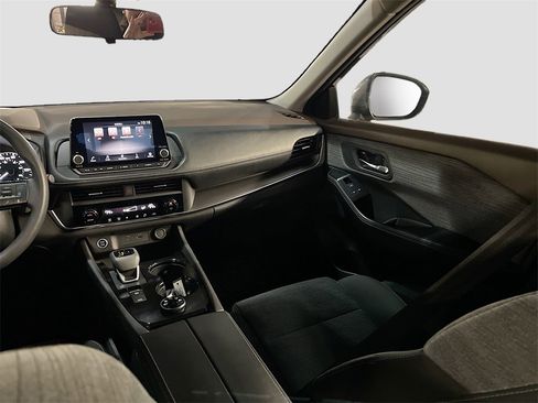 Used 2023 Nissan Rogue SV image 21