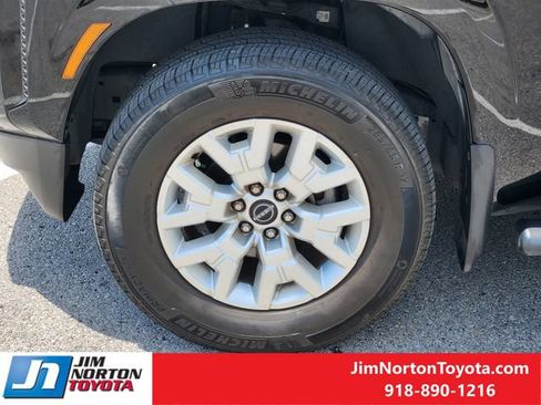 Used 2023 Nissan Frontier SV w/ Tow Package AWD/4WD image 11