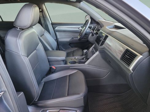 Used 2021 Volkswagen Atlas Cross Sport SE w/ Panoramic Sunroof Package FWD image 27
