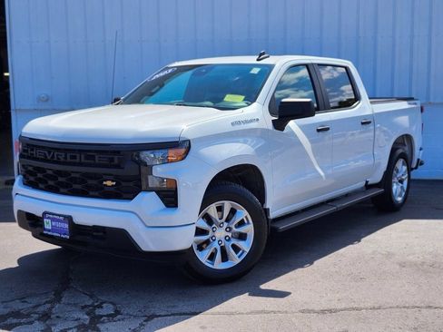Used 2023 Chevrolet Silverado 1500 Custom AWD/4WD image 1