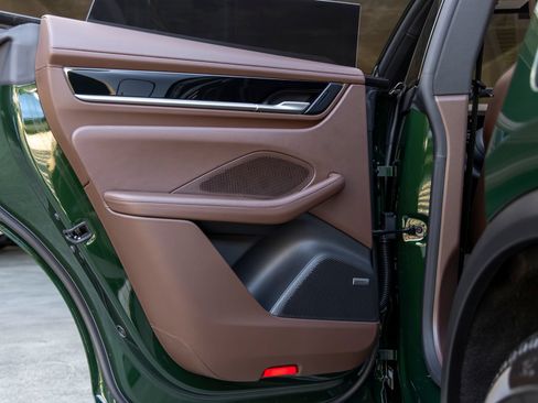 Certified 2026 Porsche Macan Electric RWD image 41