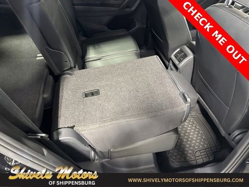 Used 2024 Volkswagen Tiguan SE image 41