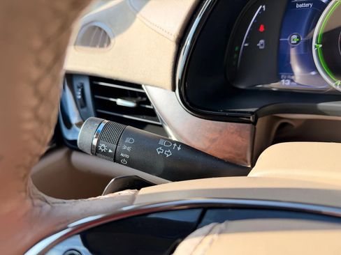 Used 2014 Cadillac ELR w/ Luxury Package image 32