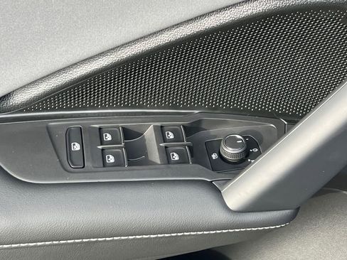 New 2026 Volkswagen Tiguan SE R-Line AWD/4WD image 17
