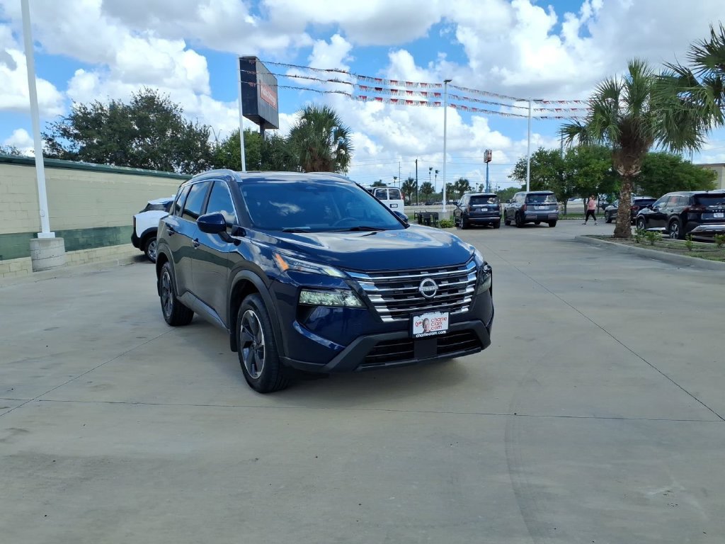 Used 2024 Nissan Rogue SV w/ SV Premium Package FWD image 7