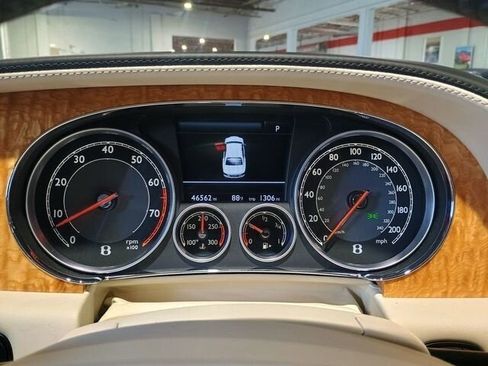 Used 2015 Bentley Flying Spur V8 image 23