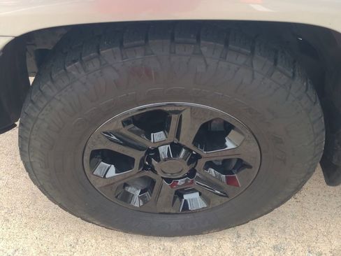 Used 2022 Toyota 4Runner SR5 image 10