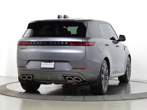 Used 2025 Land Rover Range Rover Sport Dynamic SE AWD/4WD image 8