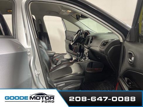 Used 2020 Jeep Compass Trailhawk image 23