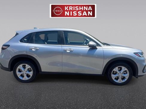Used 2023 Honda HR-V LX image 4