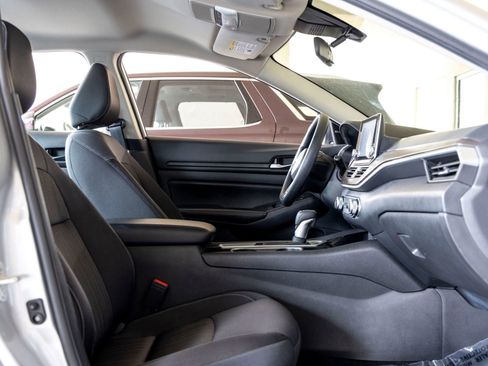 Used 2024 Nissan Altima 2.5 SV image 27