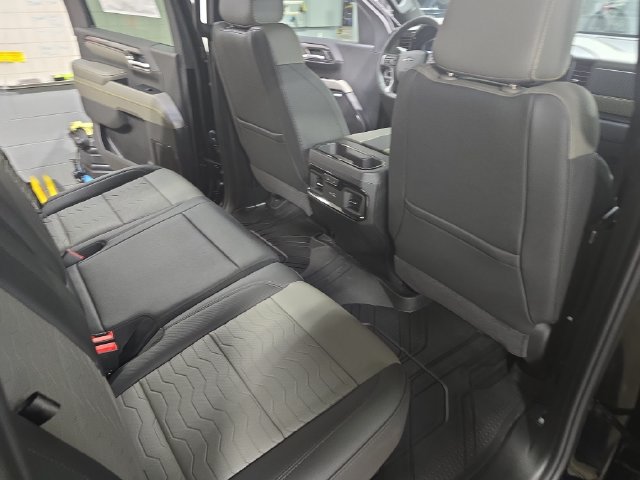New 2026 Chevrolet Silverado 2500 ZR2 AWD/4WD image 13