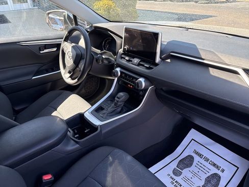 Used 2025 Toyota RAV4 XLE w/ Convenience Package image 14