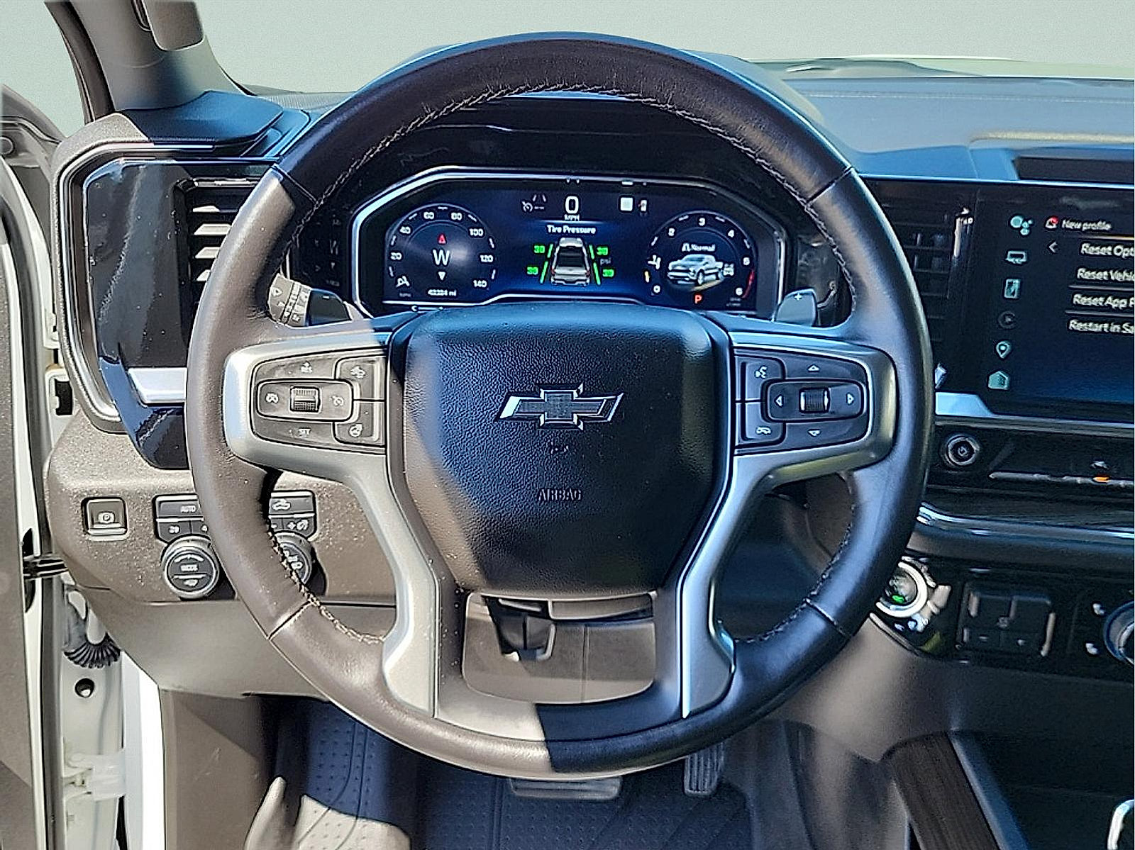 Used 2023 Chevrolet Silverado 1500 RST w/ Convenience Package II AWD/4WD image 16