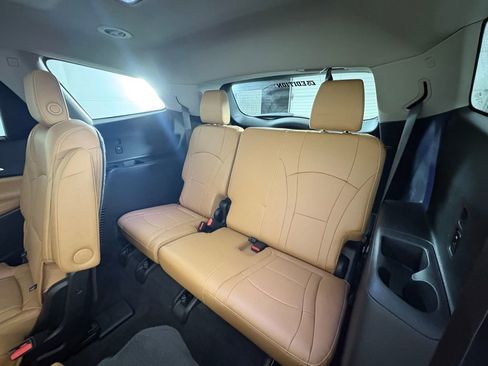 Used 2018 Buick Enclave Essence image 49