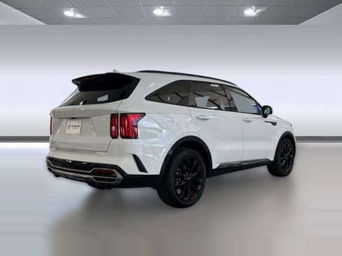 Used 2023 Kia Sorento SX FWD image 9