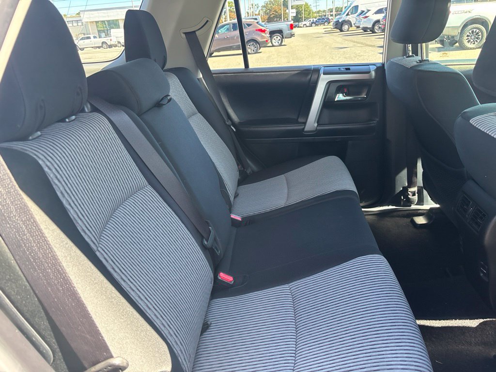 Used 2016 Toyota 4Runner SR5 AWD/4WD image 22