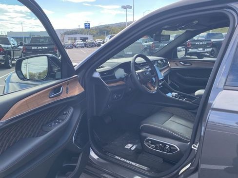 New 2025 Jeep Grand Cherokee L Summit image 15