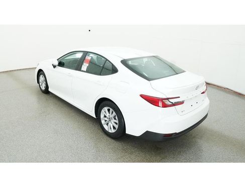 New 2026 Toyota Camry LE image 5