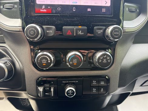 Used 2025 RAM 1500 Tradesman w/ Night Edition AWD/4WD image 17