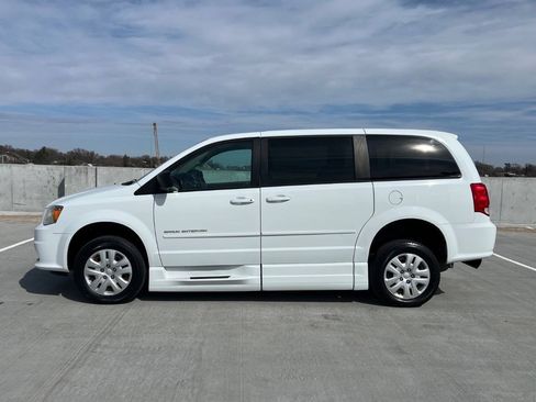 Used 2014 Dodge Grand Caravan SE w/ Quick Order Package 29E SE FWD image 6