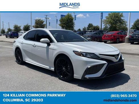 Used 2021 Toyota Camry XSE FWD image 1
