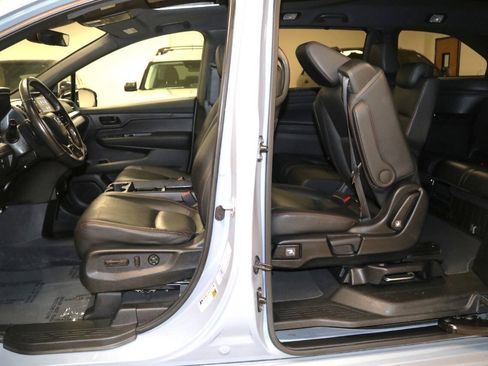 Used 2024 Honda Odyssey Sport image 17
