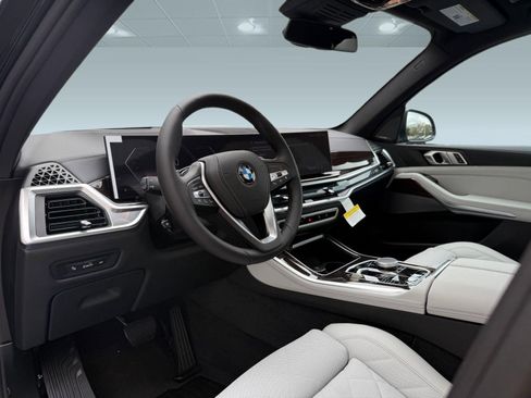 Used 2026 BMW X5 xDrive40i AWD/4WD image 4