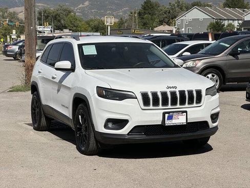 Used 2019 Jeep Cherokee Latitude w/ Popular Appearance Group image 2