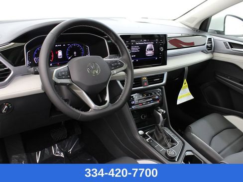 New 2026 Volkswagen Taos SEL image 15