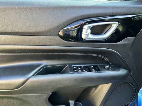 Used 2024 Jeep Compass Latitude w/ Convenience Group image 23