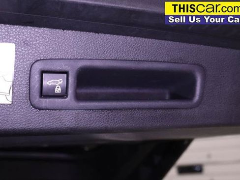 Used 2023 Toyota Sienna XLE FWD image 36