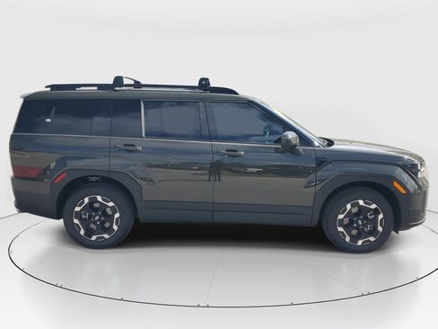 Used 2025 Hyundai Santa Fe SEL image 2