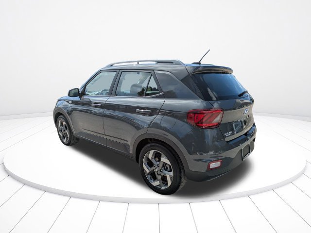Used 2025 Hyundai Venue SEL FWD image 6