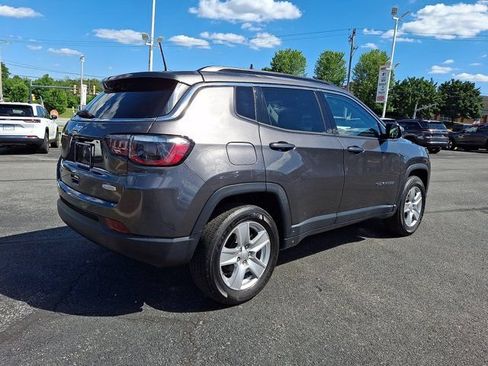Certified 2022 Jeep Compass Latitude w/ Sun and Sound Group AWD/4WD image 8