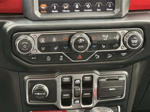 Used 2019 Jeep Wrangler Unlimited Rubicon image 12