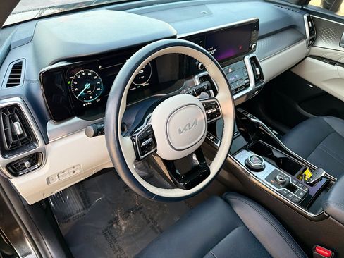 Used 2022 Kia Sorento SX Prestige w/ Panoramic Sunroof Package image 26